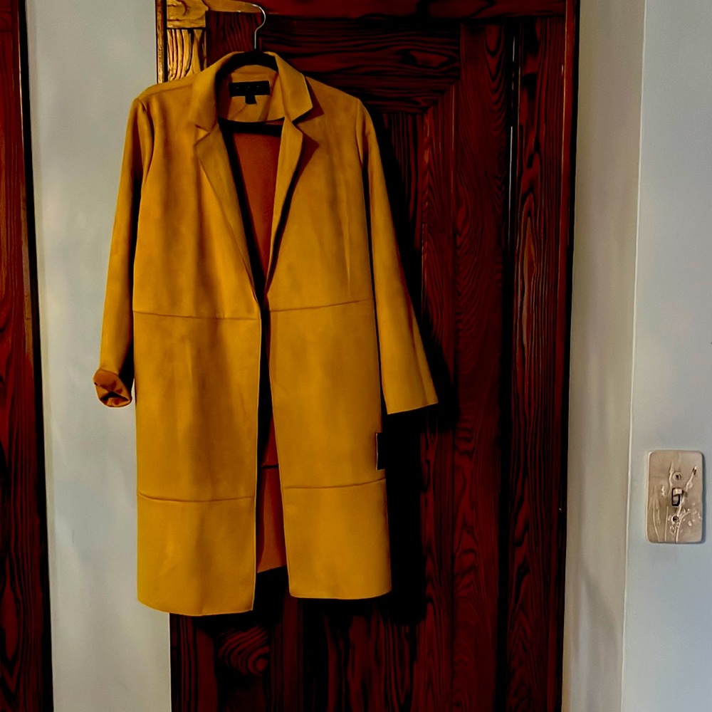 Suede long mustard color jacket. Brand new. Andrew Marc NY. Size Medium.